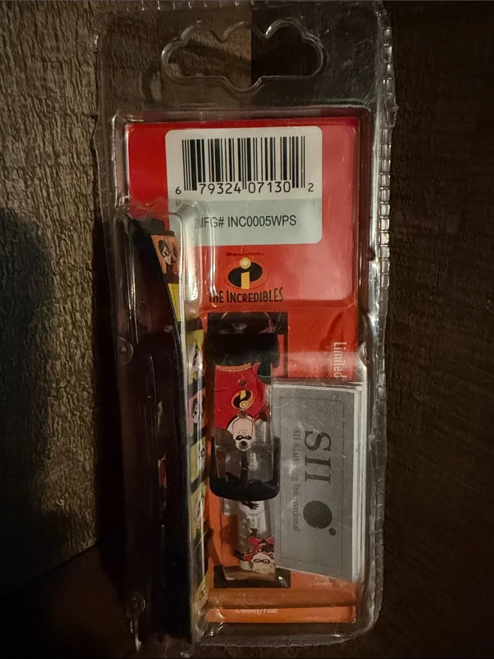 New in Box DISNEY PIXAR The INCREDIBLES Watch with interactive pieces- sealed